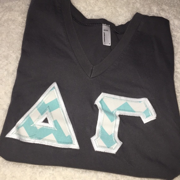 Delta Gamma stitched letter shirt - Picture 2 of 3